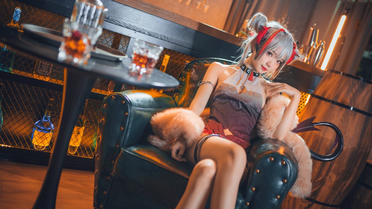 Coser@花柒Hana Vol 011 明日方舟 守夜冠军 W 0004 6854206280.jpg