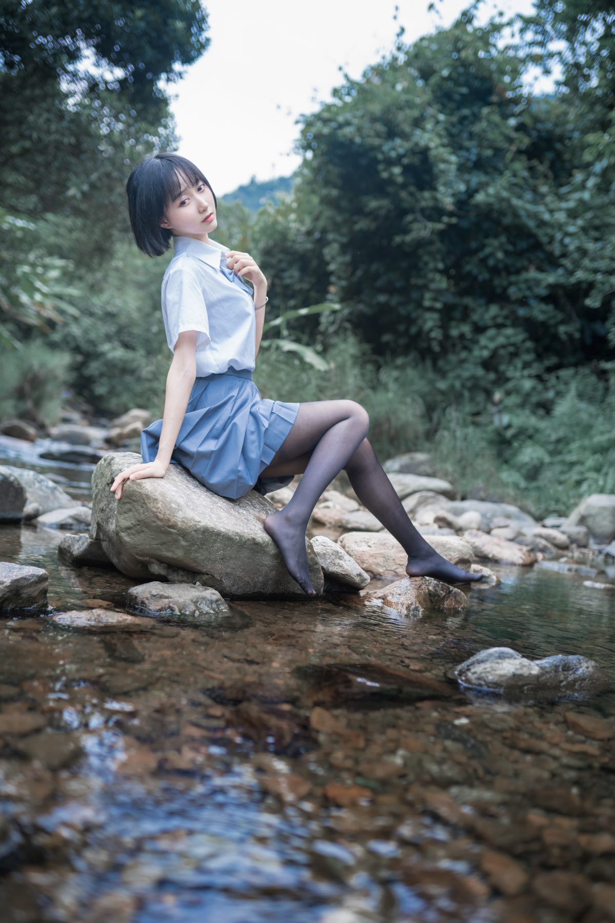 Coser@木绵绵OwO Vol 007 水色溪边制服 0004 1984001257.jpg