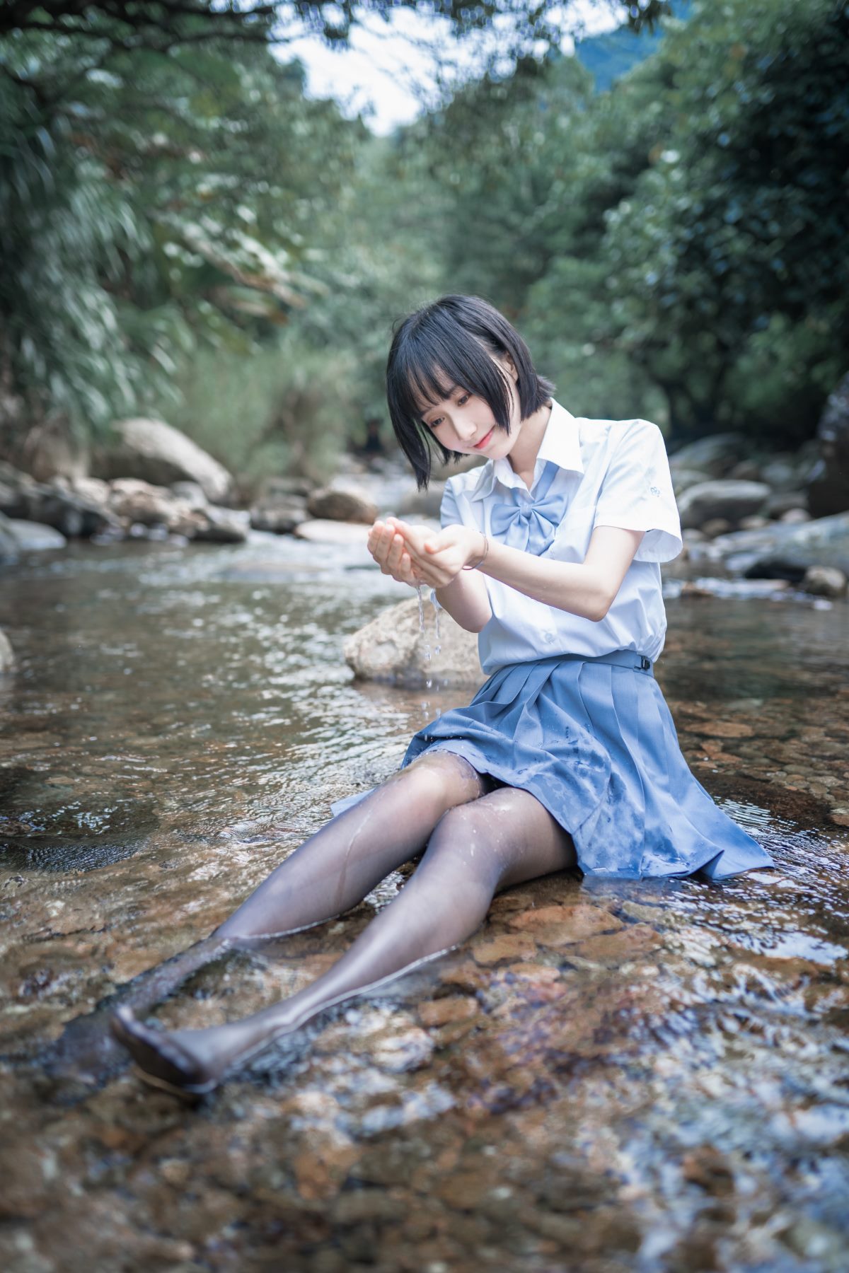 Coser@木绵绵OwO Vol 007 水色溪边制服 0017 5819904417.jpg