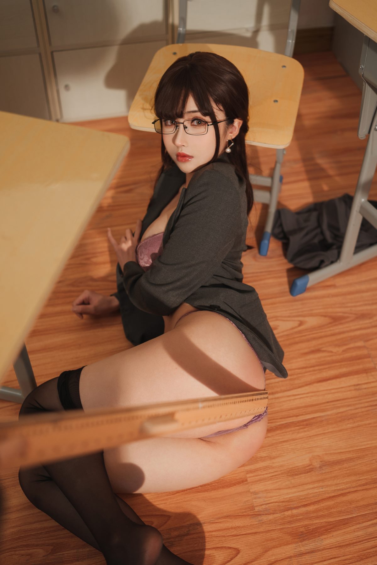 Coser@rioko凉凉子 Vol 081 年上の韵 奇怪的老师 0016 9459179749.jpg