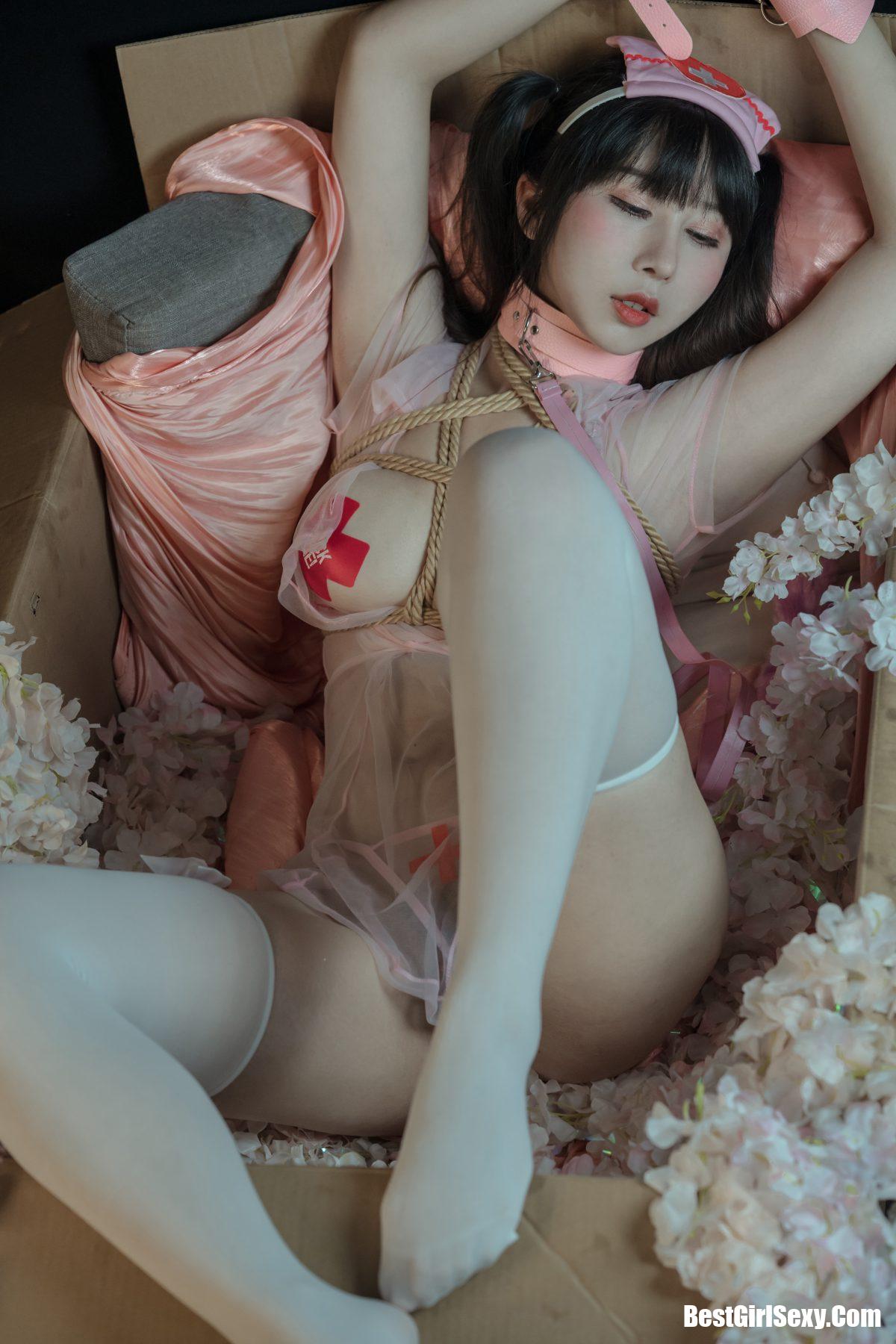 Coser@云溪溪 Vol.003 奶桃 护士 34