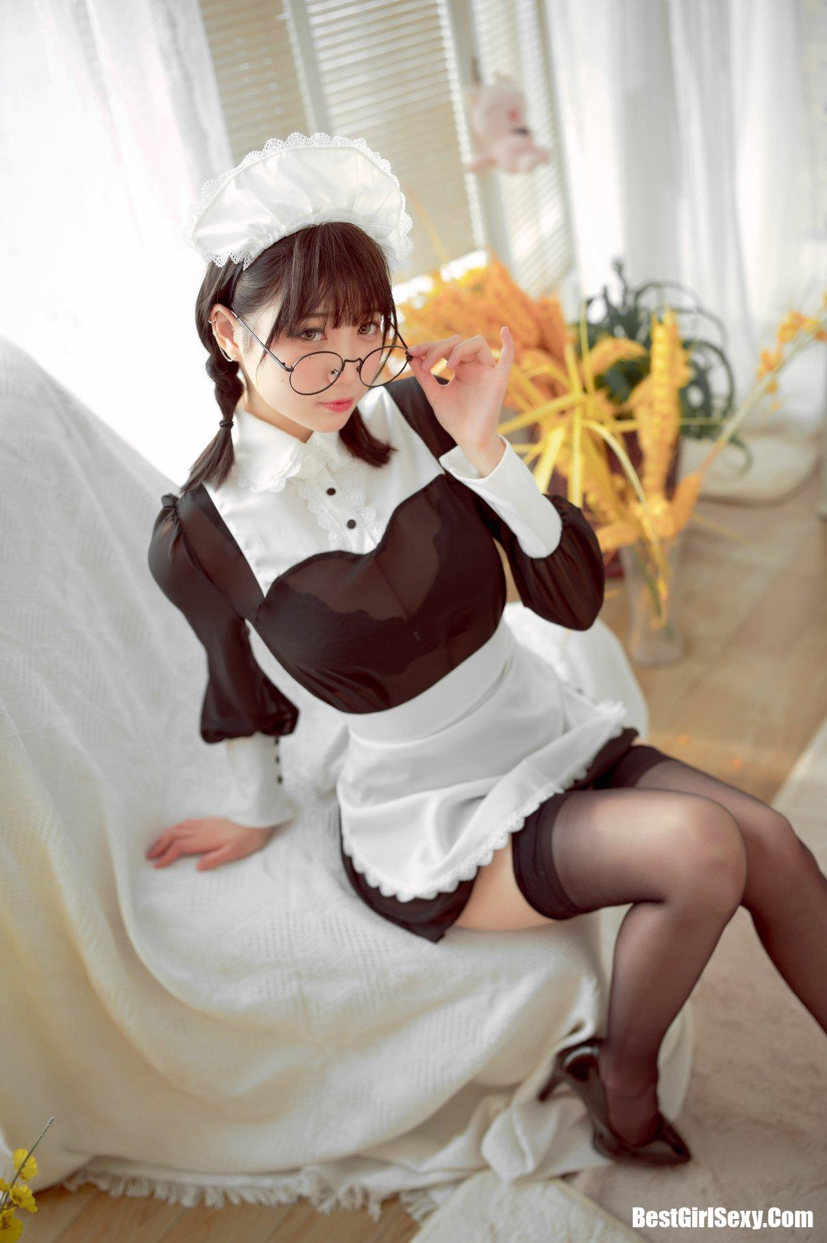 Coser@周叽是可爱兔兔 眼镜女仆 4