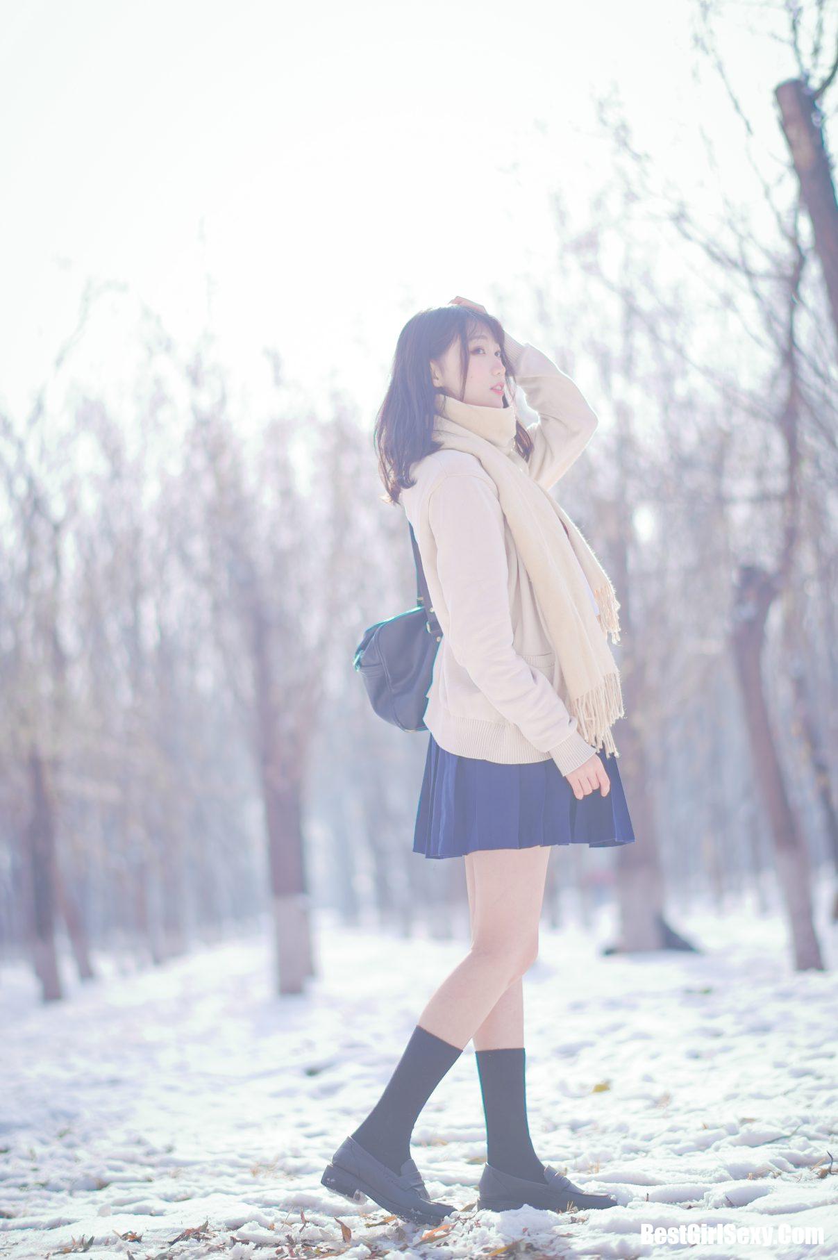 Coser@周叽是可爱兔兔 Vol.028 雪景jk 11