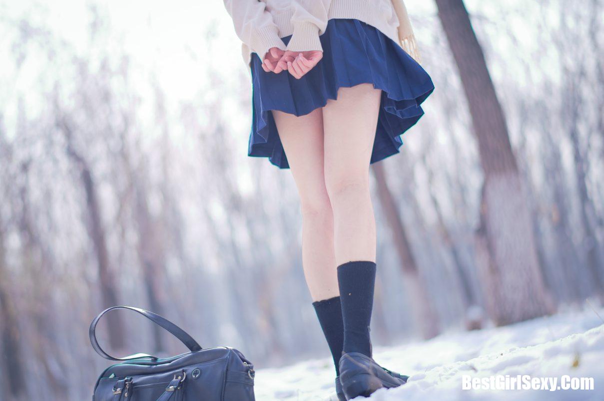 Coser@周叽是可爱兔兔 Vol.028 雪景jk 5