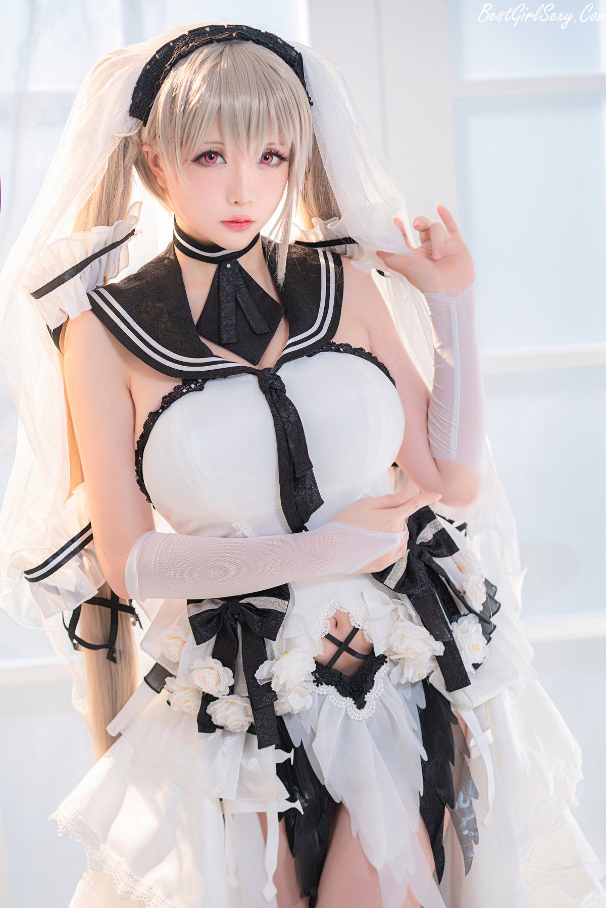 Coser@小姐姐星之迟迟 Vol.087 纯白と漆黑 电子包 A 0012