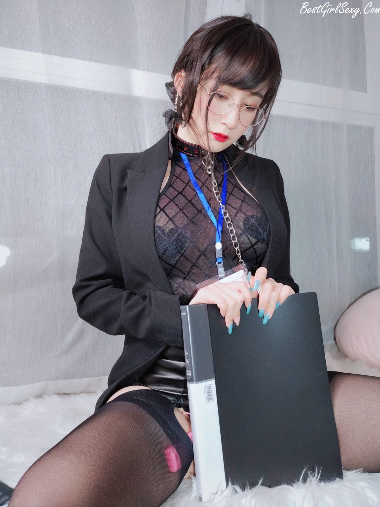 Coser@白银81 Vol.057 自撮り 黑丝情趣 B 069